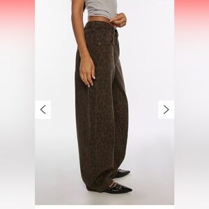 BDG Logan Printed Buckle Baggy Boyfriend Jean - Brown Leopard - size 28
